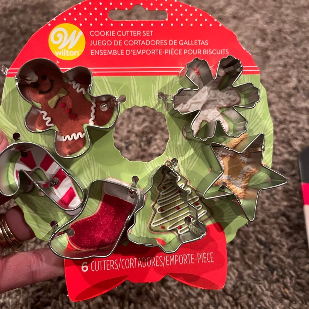 Wilton 3 new in pkg., cavity cookie pan, 6 mini & 2 large cookie cutters. - Picture 9 of 11